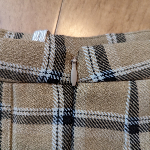 Aritzia Wilfred Classic Plaid Mini Skirt - Picture 3 of 5
